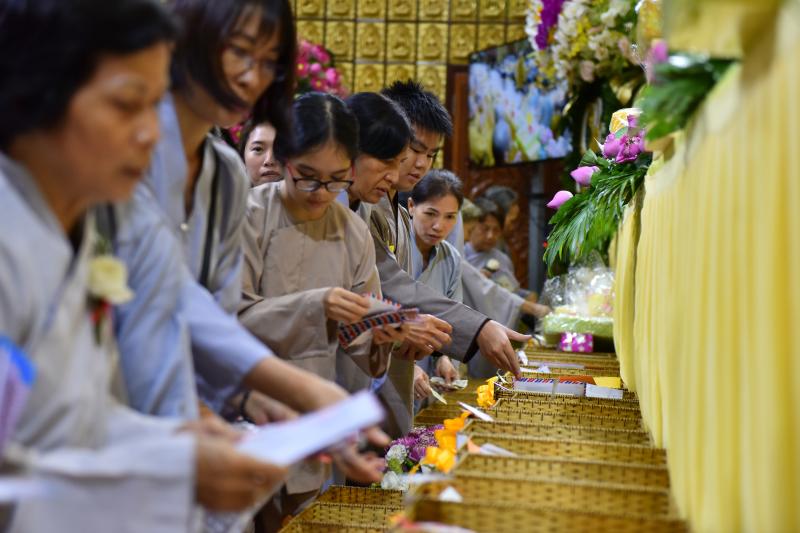 Xúc động lễ Vu Lan Báo Hiếu chùa Giác Ngộ Phật lịch 2017