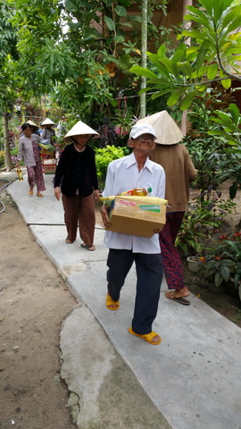 Tấm lòng của người con xa xứ