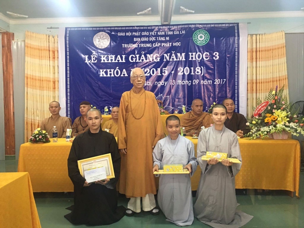 Gia Lai: Trường Trung Cấp Phật Học khai giảng năm học thứ 3 Khoá II ( 2015-2018)