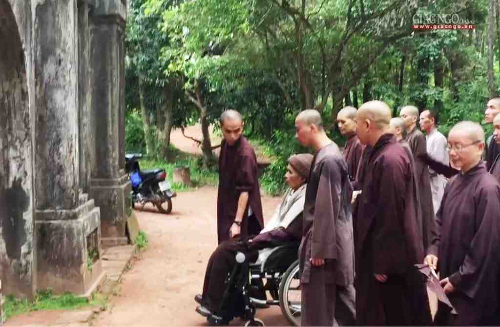 Vượt qua đồi &quot;Dương Xuân&quot;, Thiền sư Nhất Hạnh đã rời chùa Từ Hiếu