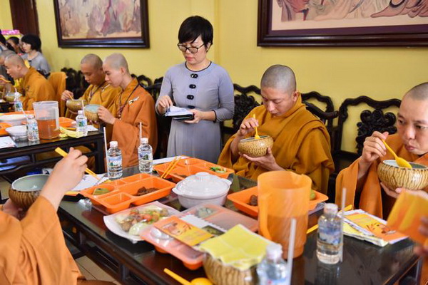 QUỸ ĐẠO PHẬT NGÀY NAY_ TỔNG KẾT CÚNG DƯỜNG TRƯỜNG HẠ TẠI CHÙA ẤN QUANG, ĐỒNG NAI VÀ VŨNG TÀU C108-1