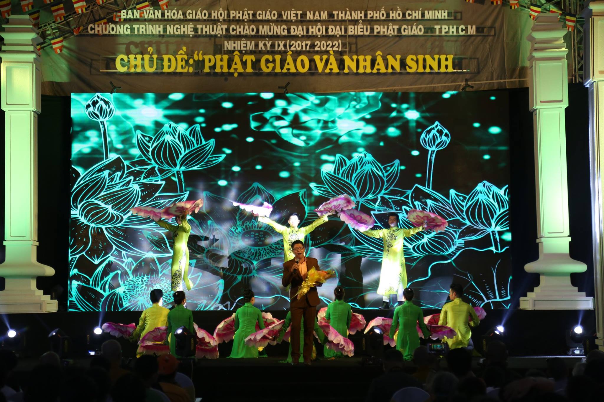 TP. HCM : Tưng bừng đêm nhạc "Phật giáo và nhân sinh "