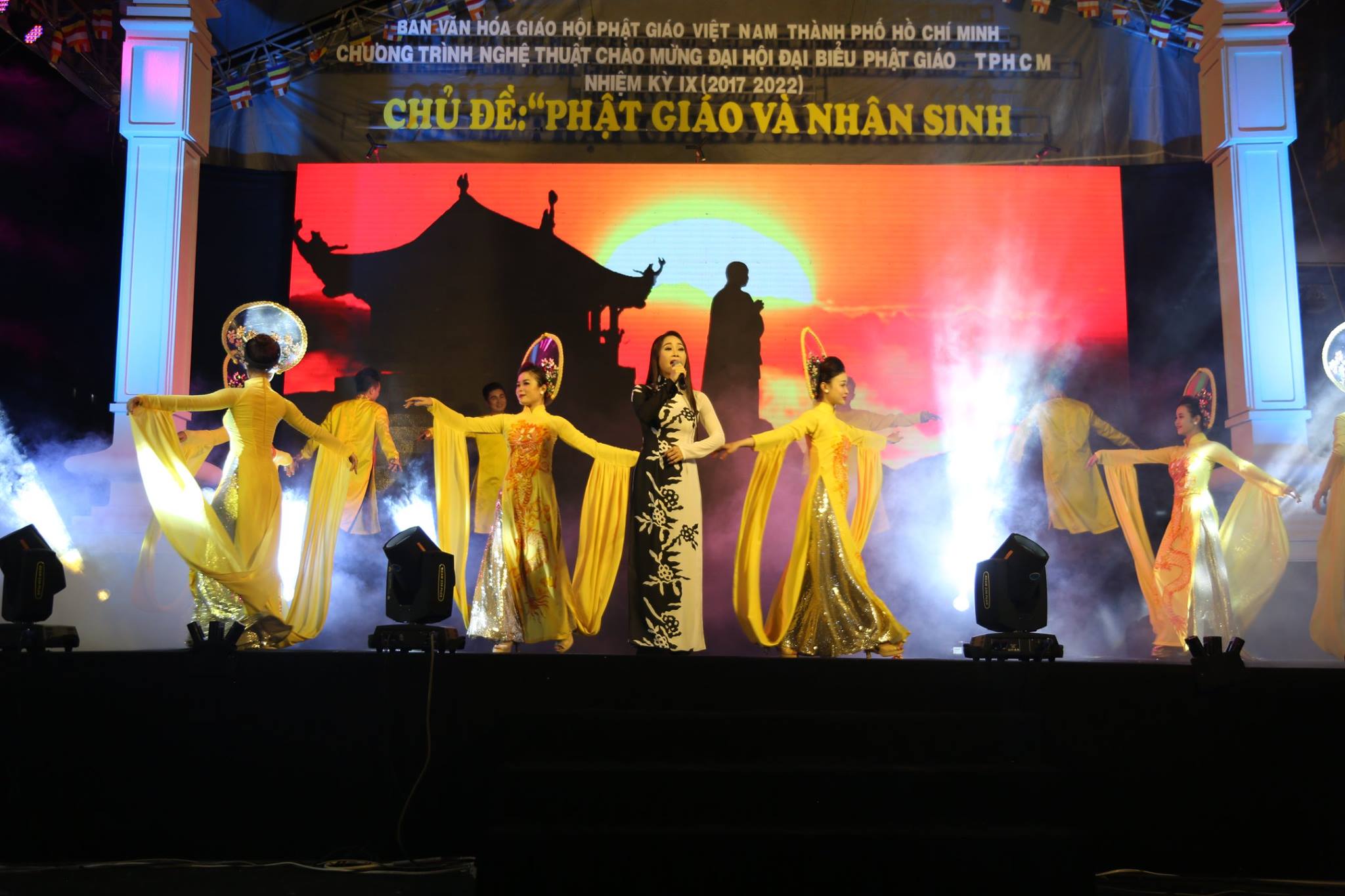 TP. HCM : Tưng bừng đêm nhạc "Phật giáo và nhân sinh "