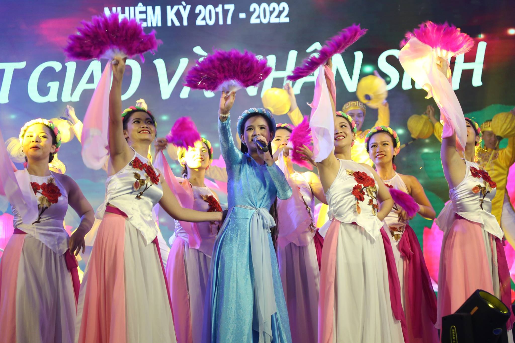 TP. HCM : Tưng bừng đêm nhạc "Phật giáo và nhân sinh "