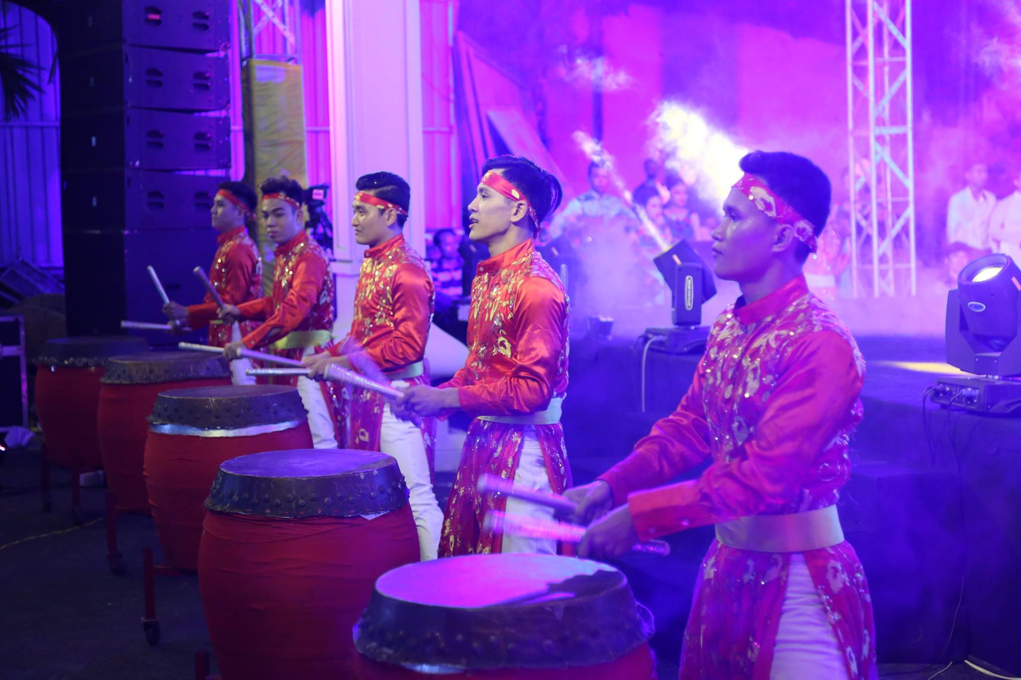 TP. HCM : Tưng bừng đêm nhạc "Phật giáo và nhân sinh "