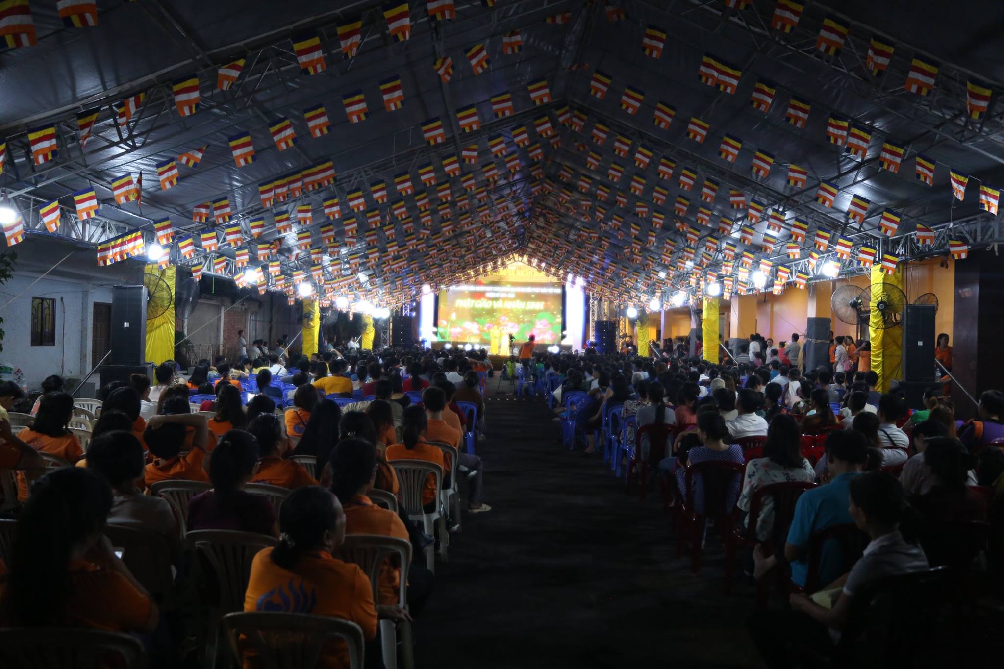 TP. HCM : Tưng bừng đêm nhạc "Phật giáo và nhân sinh "