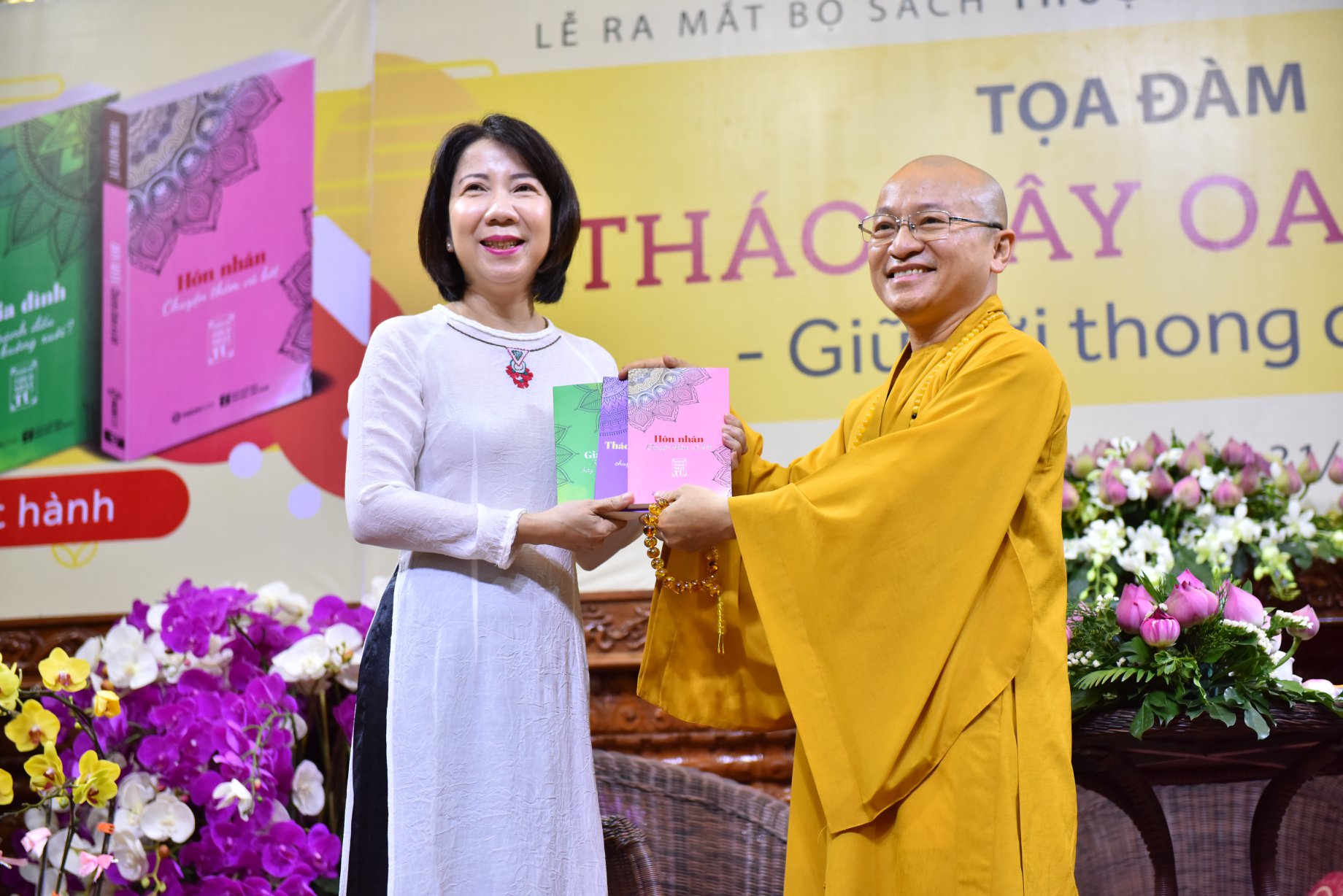 Lễ ra mắt bộ sách và tọa đàm: Tháo dây oan trái, Giữ đời thong dong tại chùa Giác Ngộ