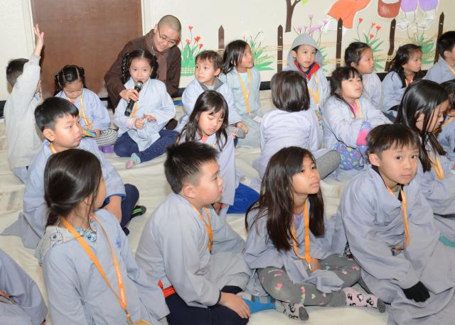 Hoa Kỳ: Khóa tu thiếu nhi mùa đông năm 2017 tại chùa Đức Viên - San Jose - ngày 29/12