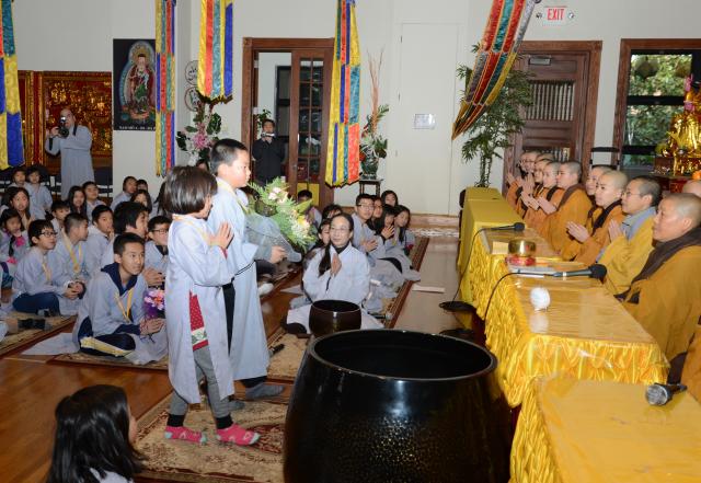 Chùa Đức Viên  San Jose ( Hoa Kỳ ) Tổ Chức Lễ Bế Mạc Khoá Tu Thiếu Nhi Mùa Đông Năm 2017