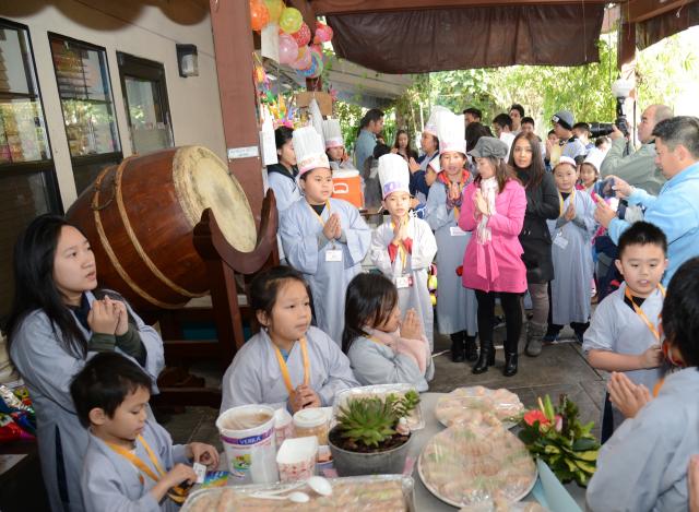 Chùa Đức Viên  San Jose ( Hoa Kỳ ) Tổ Chức Lễ Bế Mạc Khoá Tu Thiếu Nhi Mùa Đông Năm 2017