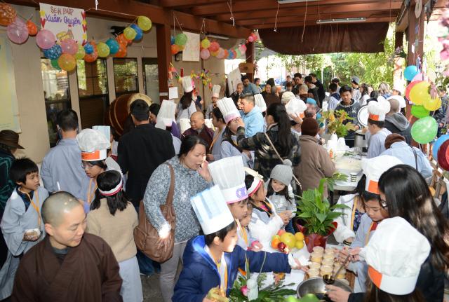Chùa Đức Viên  San Jose ( Hoa Kỳ ) Tổ Chức Lễ Bế Mạc Khoá Tu Thiếu Nhi Mùa Đông Năm 2017