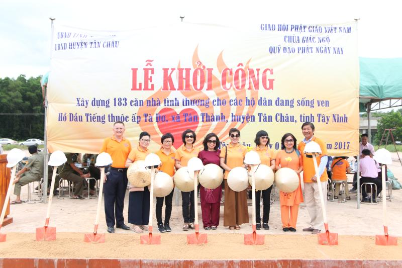 Lễ khởi công xây dựng 183 căn nhà cho 1000 kiều bào hồi hương từ Campuchia tại hồ Dầu Tiếng, Tây Ninh