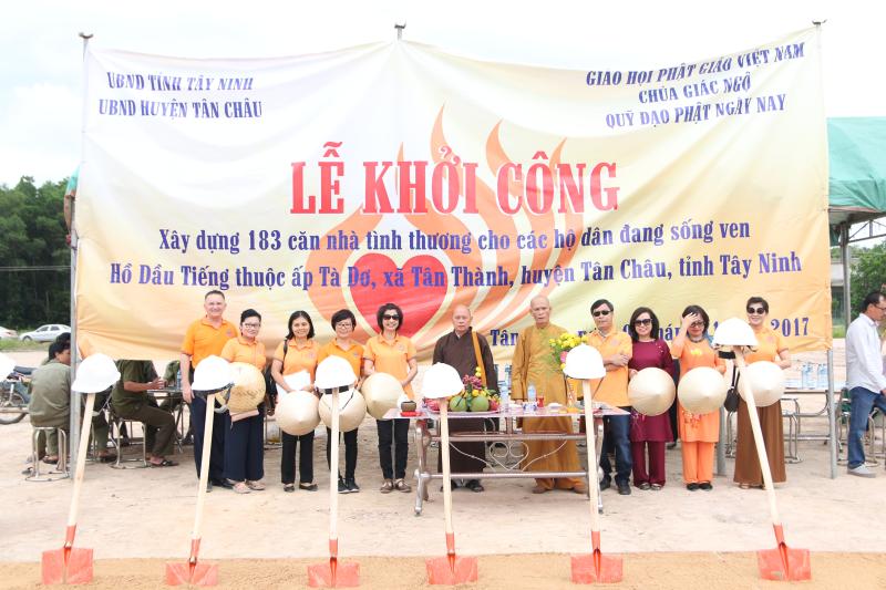 Lễ khởi công xây dựng 183 căn nhà cho 1000 kiều bào hồi hương từ Campuchia tại hồ Dầu Tiếng, Tây Ninh