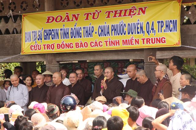 Phật giáo Đồng Tháp cứu trợ miền trung