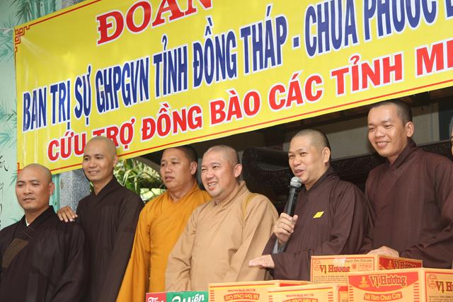 Phật giáo Đồng Tháp cứu trợ miền trung