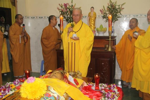 Đồng Tháp: Lễ nhập kim quan cố Hòa thượng Thích Chơn Thành