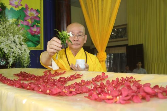 Đồng Tháp: Lễ nhập kim quan cố Hòa thượng Thích Chơn Thành