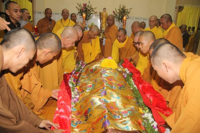 Đồng Tháp: Lễ nhập kim quan cố Hòa thượng Thích Chơn Thành
