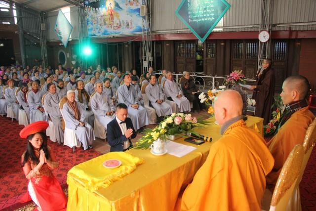 Thái Bình: Hai bạn trẻ làm lễ hằng thuận tại chùa Từ Xuyên