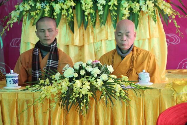 Thái Bình: Hai bạn trẻ làm lễ hằng thuận tại chùa Từ Xuyên