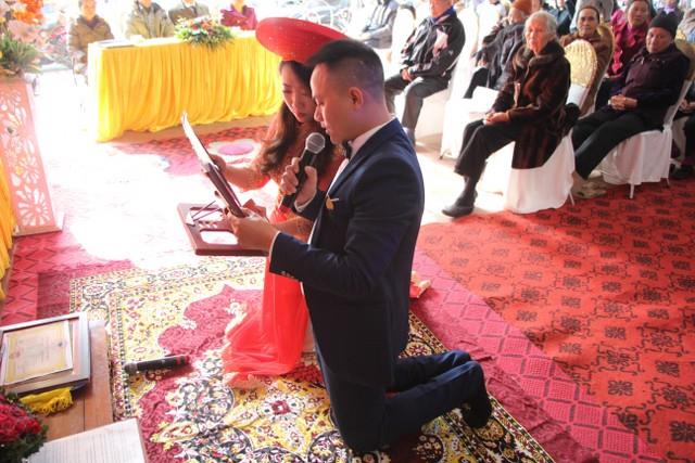 Thái Bình: Hai bạn trẻ làm lễ hằng thuận tại chùa Từ Xuyên