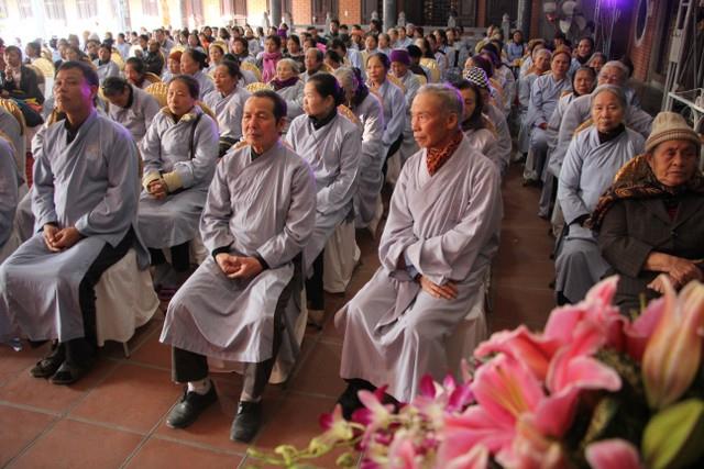 Thái Bình: Hai bạn trẻ làm lễ hằng thuận tại chùa Từ Xuyên