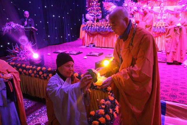 Thái Bình: Đêm hoa đăng vía Phật Di Đà tại chùa Từ Xuyên