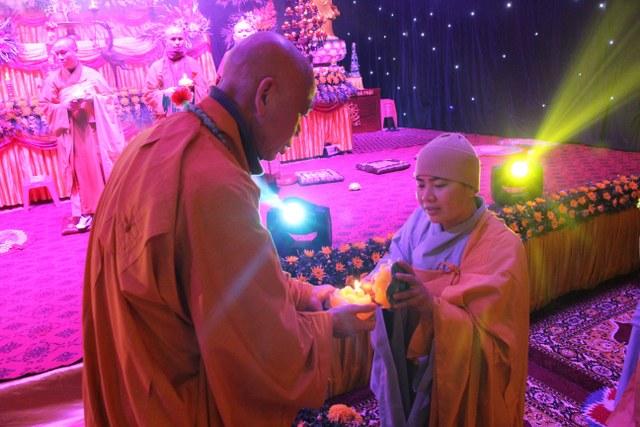 Thái Bình: Đêm hoa đăng vía Phật Di Đà tại chùa Từ Xuyên