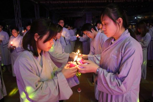 Thái Bình: Đêm hoa đăng vía Phật Di Đà tại chùa Từ Xuyên