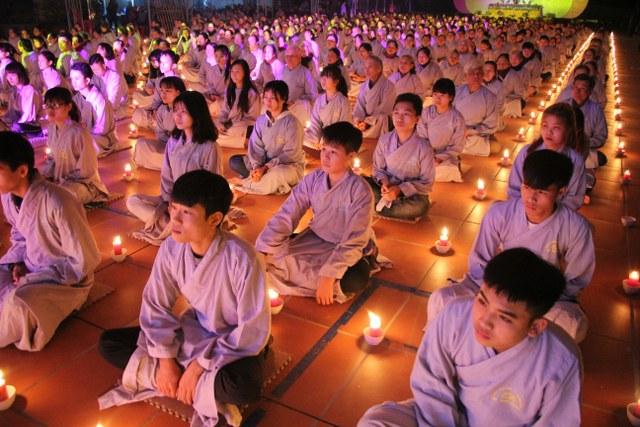 Thái Bình: Đêm hoa đăng vía Phật Di Đà tại chùa Từ Xuyên