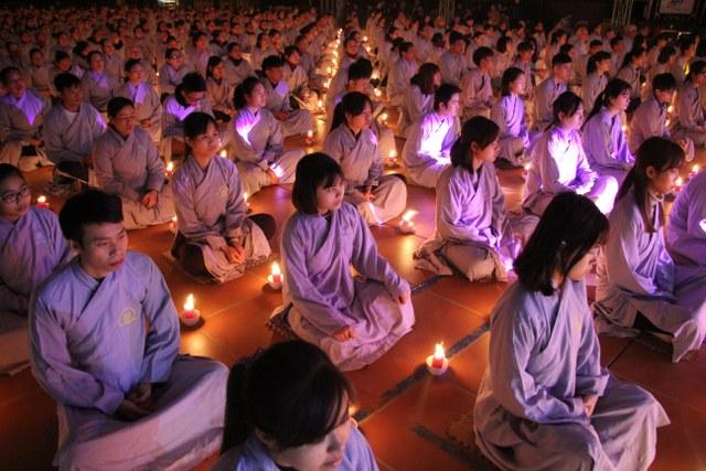 Thái Bình: Đêm hoa đăng vía Phật Di Đà tại chùa Từ Xuyên