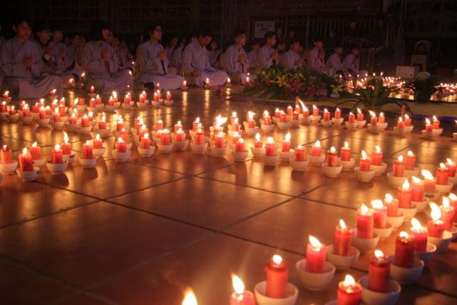 Thái Bình: Đêm hoa đăng vía Phật Di Đà tại chùa Từ Xuyên