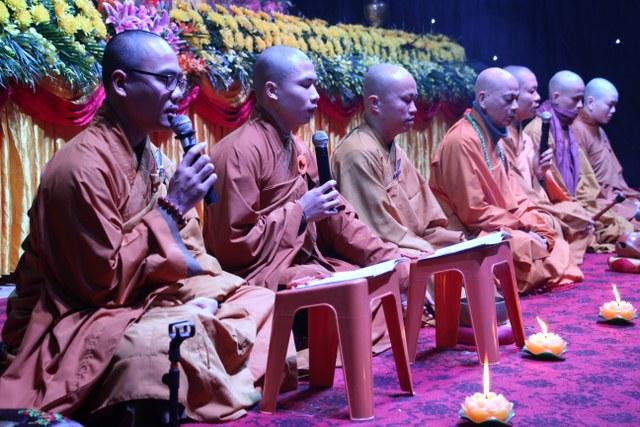 Thái Bình: Đêm hoa đăng vía Phật Di Đà tại chùa Từ Xuyên