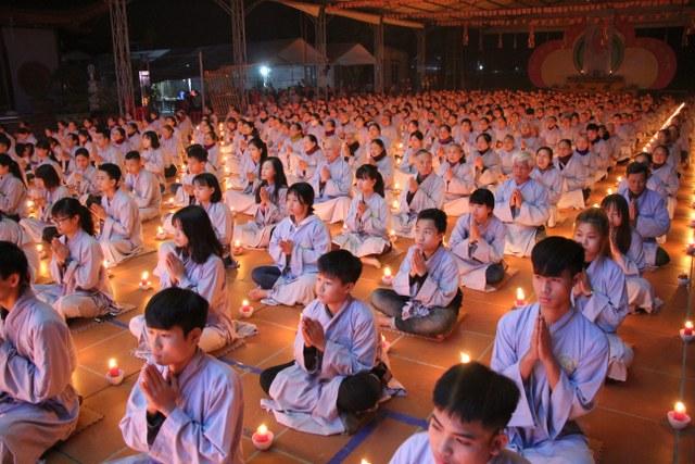 Thái Bình: Đêm hoa đăng vía Phật Di Đà tại chùa Từ Xuyên