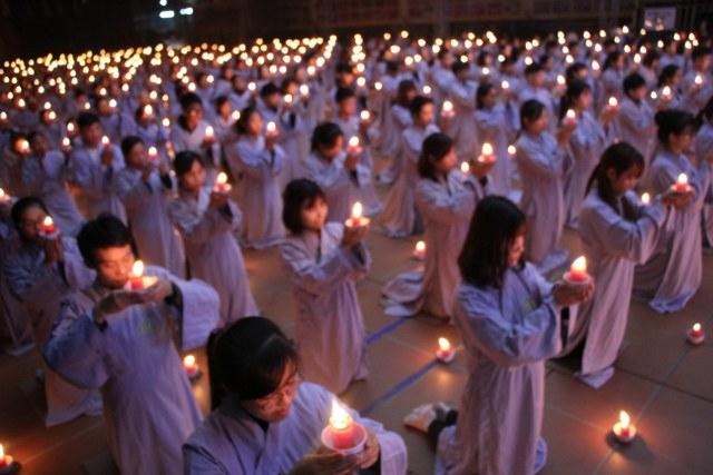 Thái Bình: Đêm hoa đăng vía Phật Di Đà tại chùa Từ Xuyên