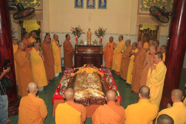 Đồng Tháp: Lễ nhập kim quan cố Hòa thượng Thích Chơn Thành