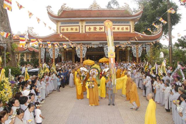 Đồng Tháp: Lễ cung tống kim quan HT. Thích Chơn Thành nhập bảo tháp