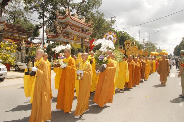 Đồng Tháp: Lễ cung tống kim quan HT. Thích Chơn Thành nhập bảo tháp