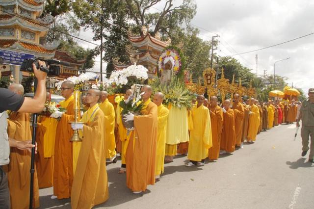 Đồng Tháp: Lễ cung tống kim quan HT. Thích Chơn Thành nhập bảo tháp