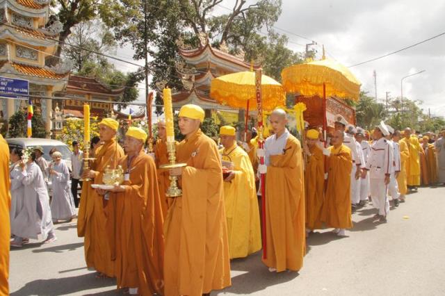 Đồng Tháp: Lễ cung tống kim quan HT. Thích Chơn Thành nhập bảo tháp
