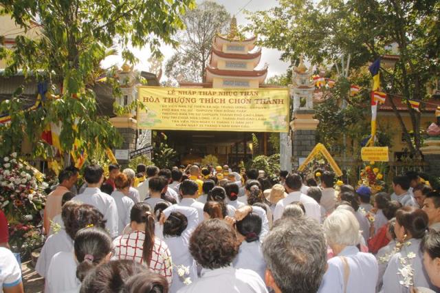 Đồng Tháp: Lễ cung tống kim quan HT. Thích Chơn Thành nhập bảo tháp