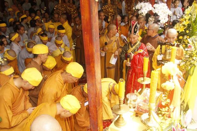 Đồng Tháp: Lễ cung tống kim quan HT. Thích Chơn Thành nhập bảo tháp