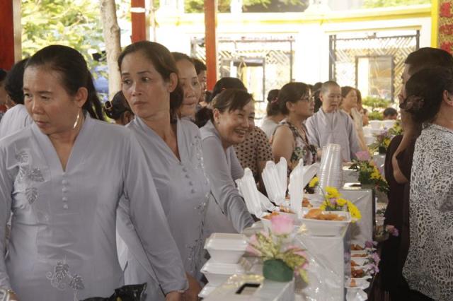TP. Sa Đéc: Buffet Chay Gây Quỹ Từ Thiện Cứu Trợ Miền Trung