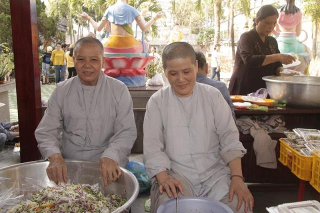 TP. Sa Đéc: Buffet Chay Gây Quỹ Từ Thiện Cứu Trợ Miền Trung