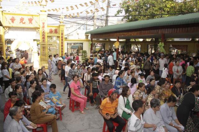 TP. Sa Đéc: Buffet Chay Gây Quỹ Từ Thiện Cứu Trợ Miền Trung