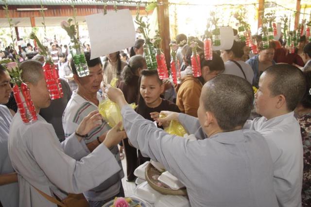 TP. Sa Đéc: Buffet Chay Gây Quỹ Từ Thiện Cứu Trợ Miền Trung