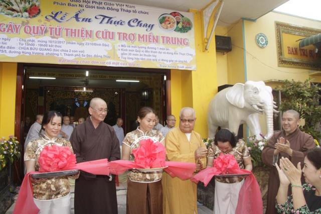 TP. Sa Đéc: Buffet Chay Gây Quỹ Từ Thiện Cứu Trợ Miền Trung
