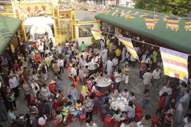 TP. Sa Đéc: Buffet Chay Gây Quỹ Từ Thiện Cứu Trợ Miền Trung