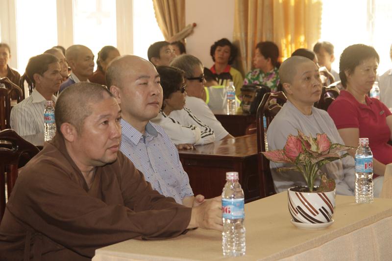 Đồng Tháp: Phát quà từ thiện cho gia đình nghèo và người mù TP. Sa Đéc