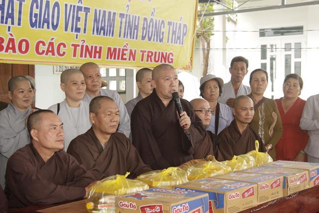 Phật giáo Đồng Tháp cứu trợ các tỉnh miền trung